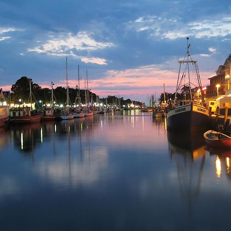 Berringer, Krabbe, Direkt An Der Promenade Lägenhet Rostock Exteriör bild